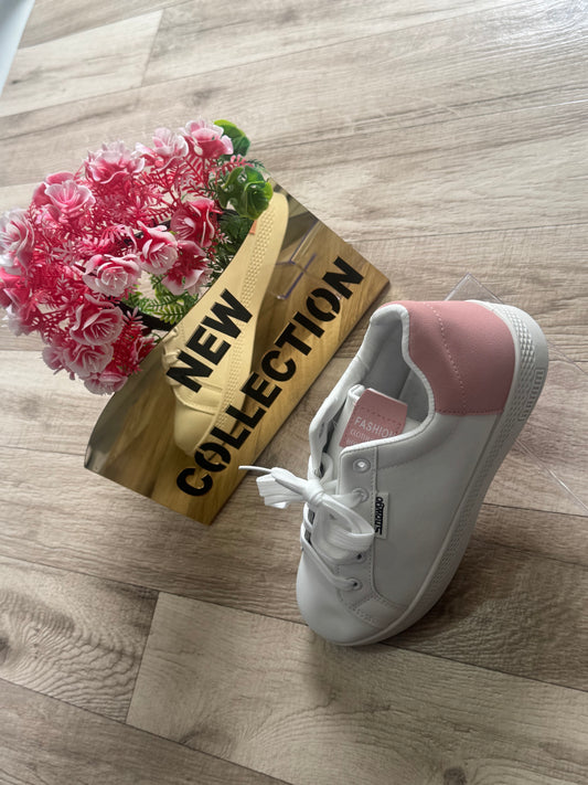 White Sneakers ~ Pink detail