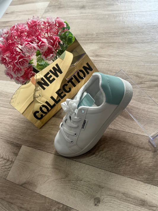 White Sneakers ~ Green detail